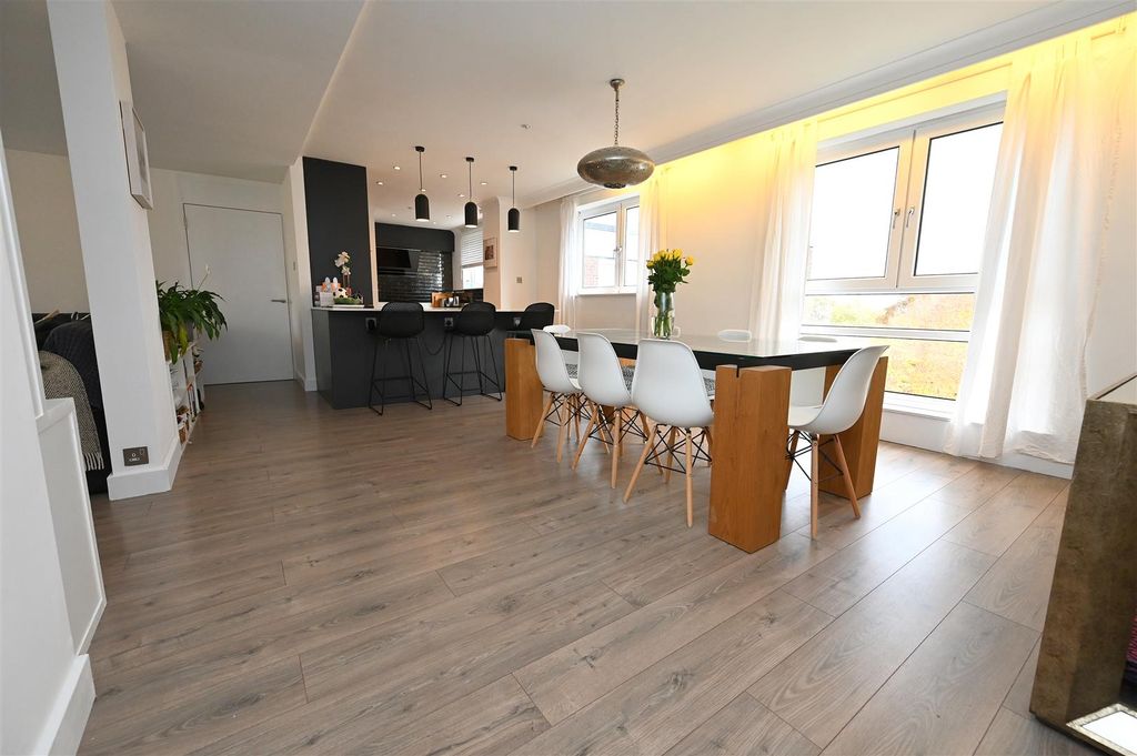 Property photo 2 of 28 Dining Room3.Jpg