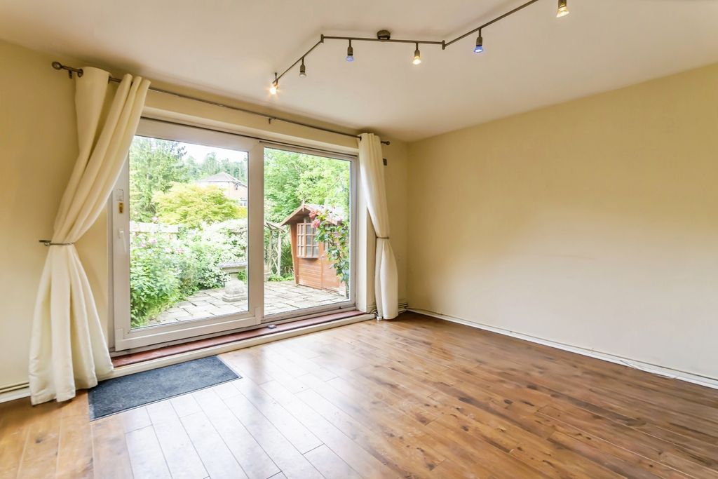 Property photo 2 of 17 Pbox-Img.Jpg