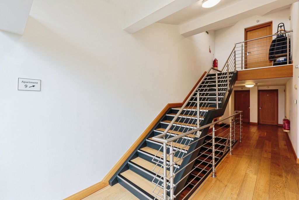 Property photo 2 of 21 Pbox-Img.Jpg