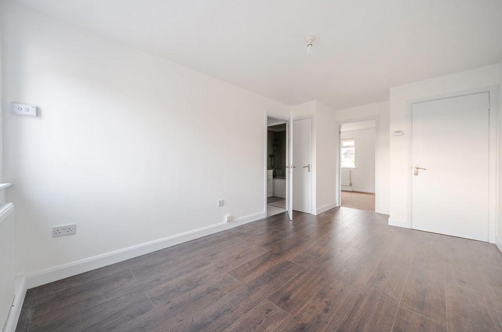 Property photo 2 of 10 1406527-1-697B29E...