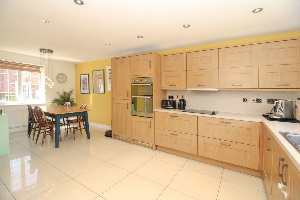 Property photo 3 of 18 Open Plan Kitchen