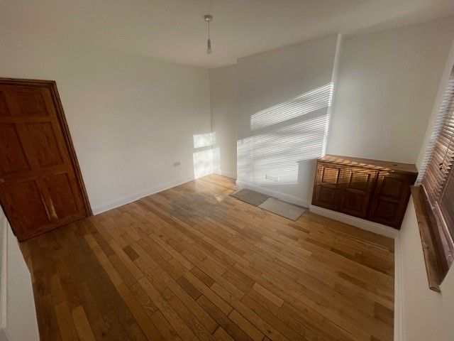 Property photo 2 of 16 Photo 3