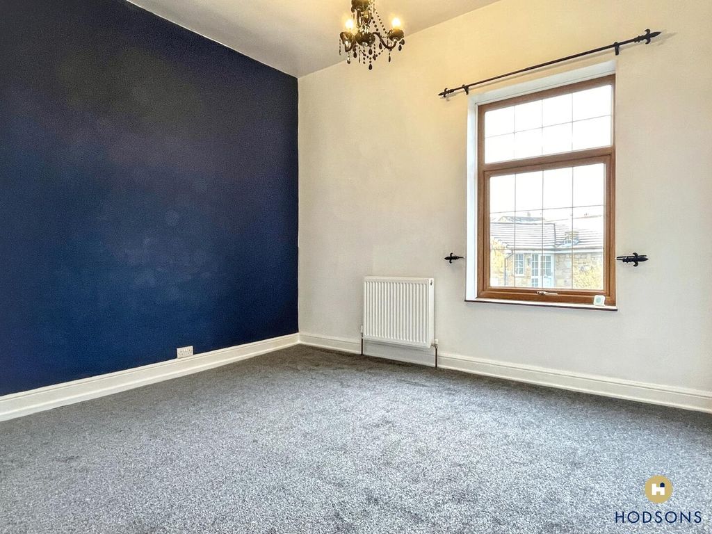 Property photo 3 of 6 Bedroom