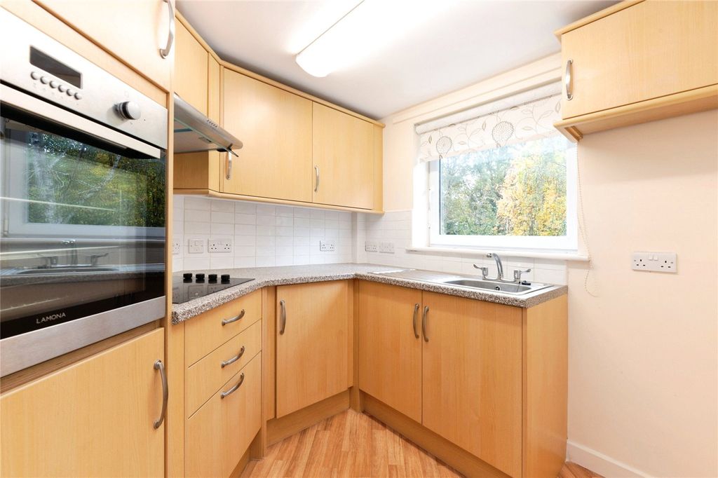 Property photo 3 of 11 Kitchen