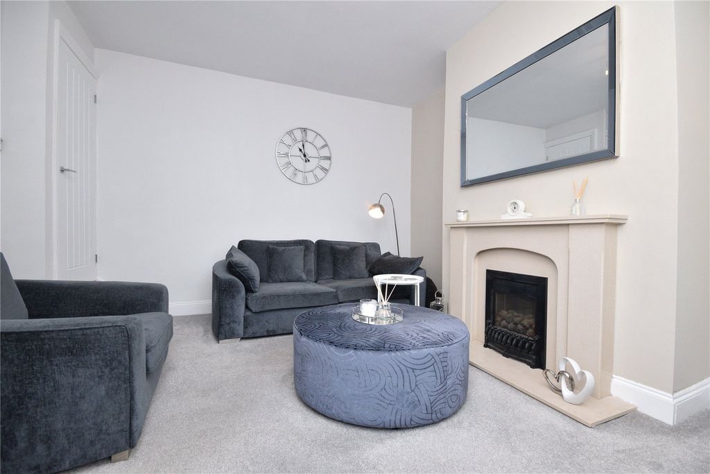 Property photo 3 of 11 Picture No. 02