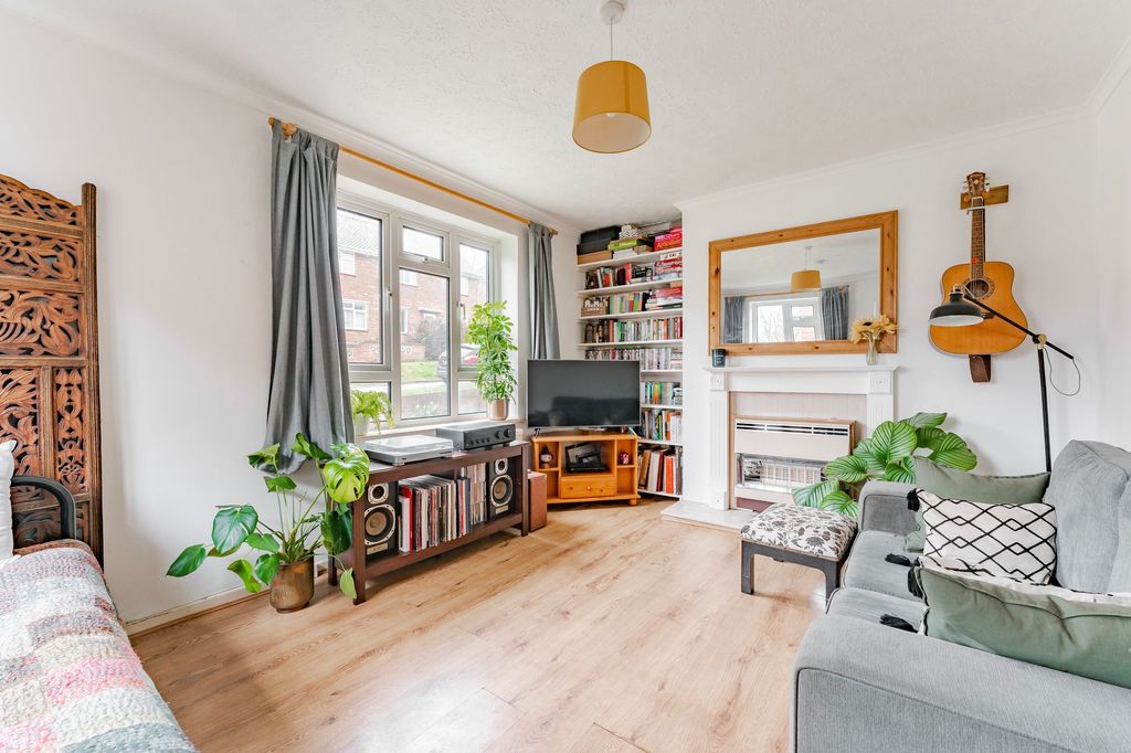 Property photo 2 of 17