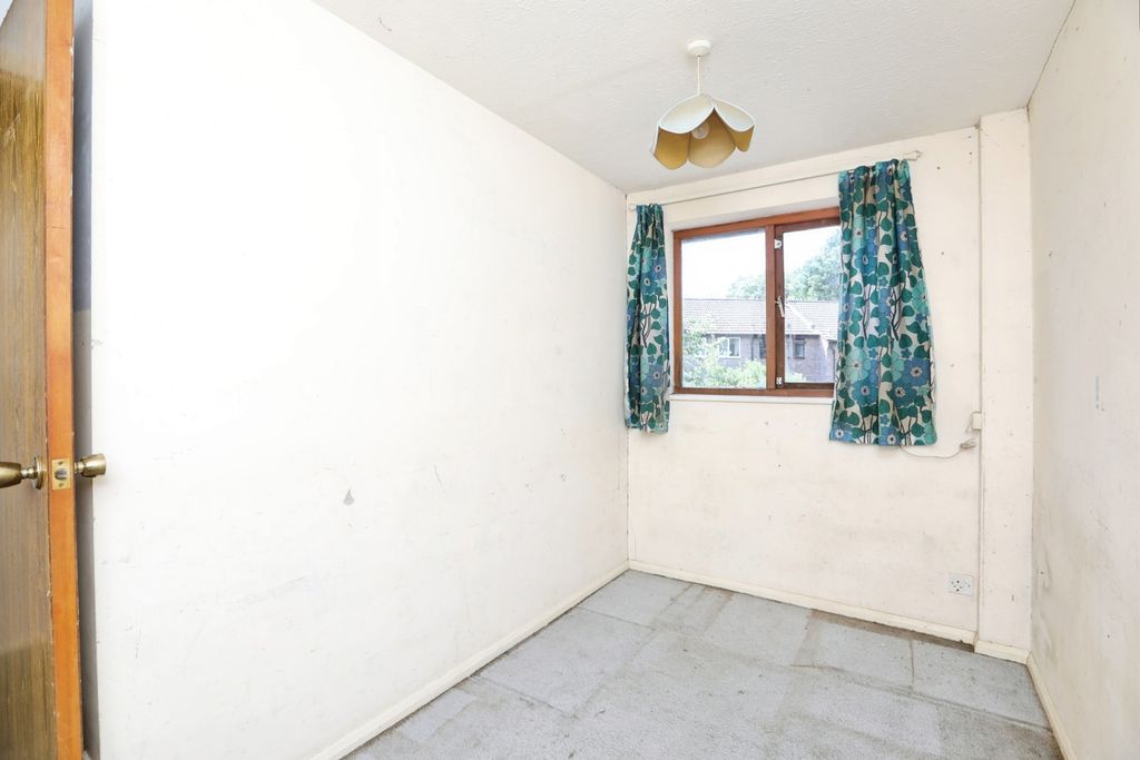 Property photo 2 of 9 Bedroom