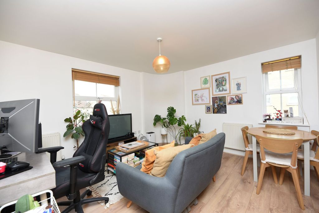 Property photo 2 of 7