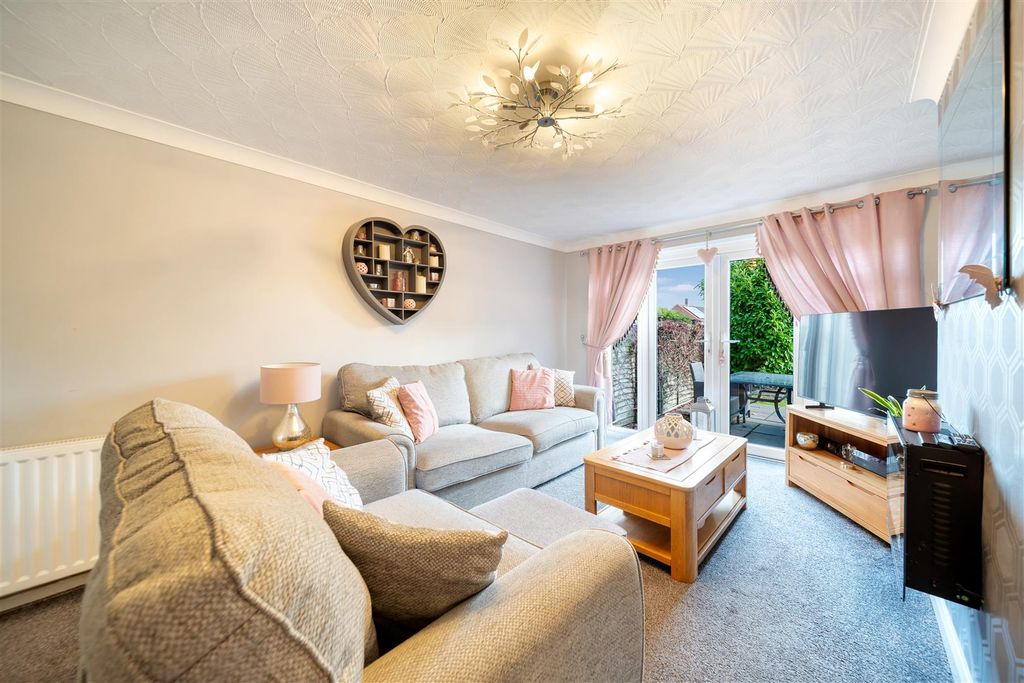 Property photo 2 of 15 Kestrel Road-27.Jpg