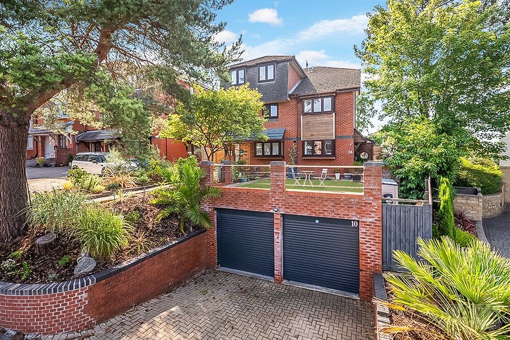 Property photo 1 of 33