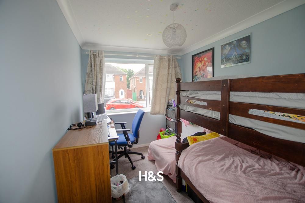 Property photo 3 of 7 51 Sansome - Bedroom2.Jpg