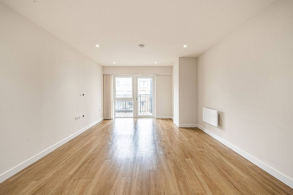 Property photo 2 of 12