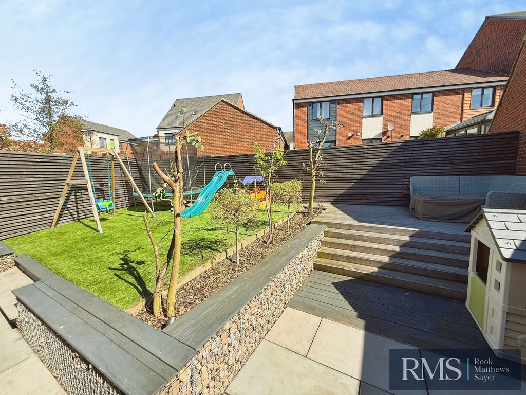 Property photo 2 of 13 Photo 16