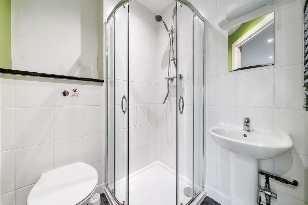 Property photo 3 of 6 Pen Ensuite 676375A678952-1226873 (14).Jpg