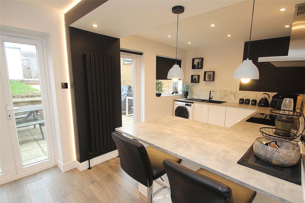 Property photo 1 of 17 Picture No. 04