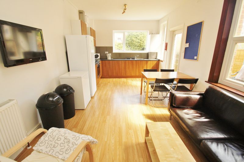 Property photo 2 of 15 Photo 26