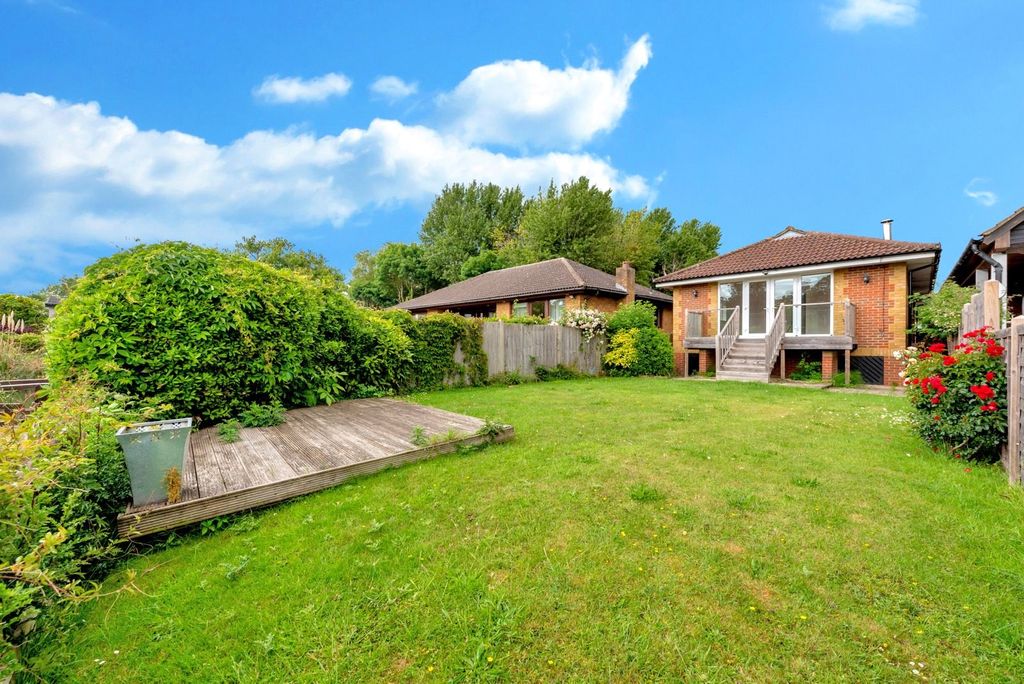Property photo 2 of 17 Picture No. 37
