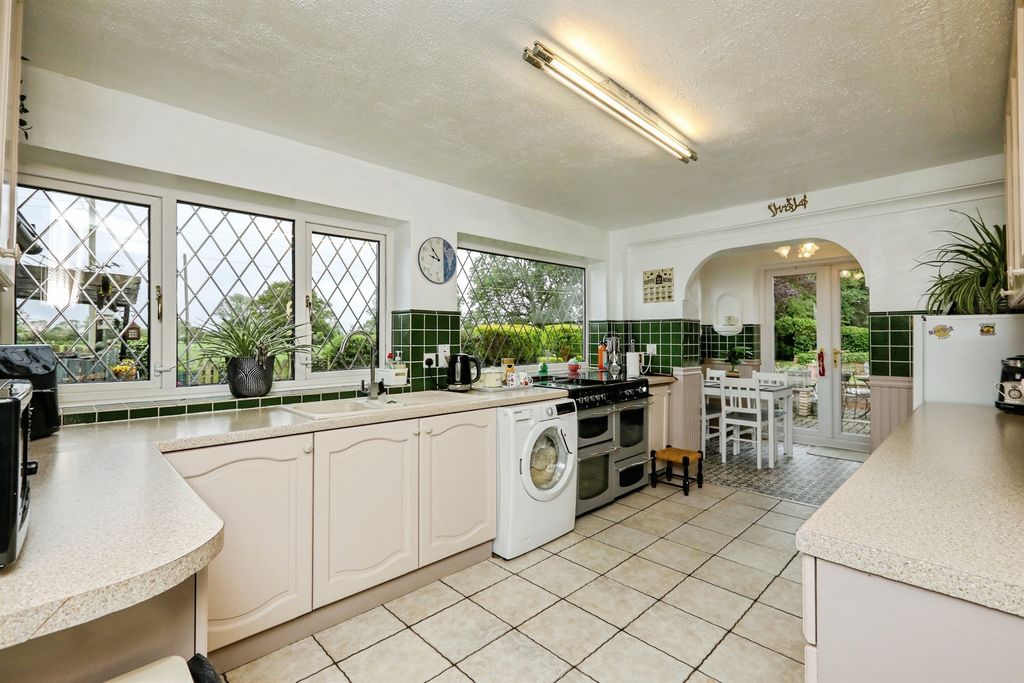 Property photo 2 of 24