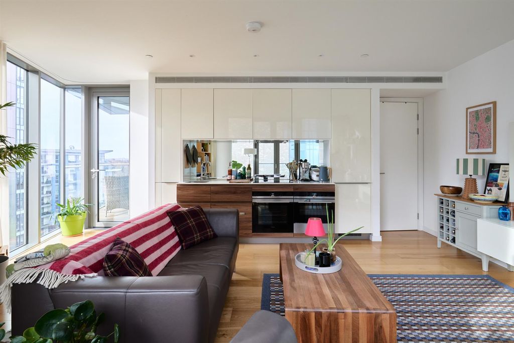 Property photo 3 of 27