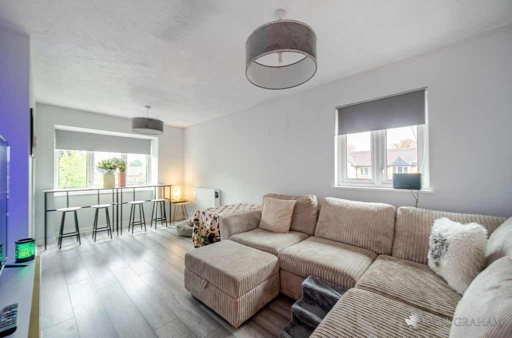 Property photo 2 of 15 351Ff1E8-5580-4Eaa-8Fcb-57d737Be57d8