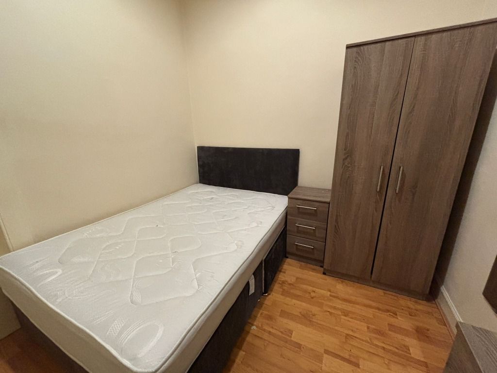 Additional image 10 of 4 bed flat to rentPort Street, Stirling Town, Stirling FK8