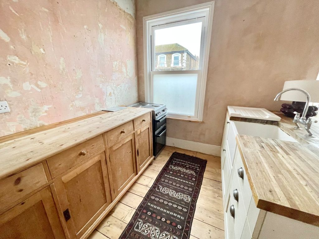 Property photo 2 of 5 Picture 2