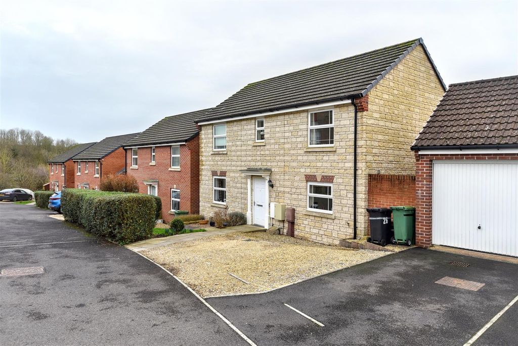 Property photo 1 of 12 Front