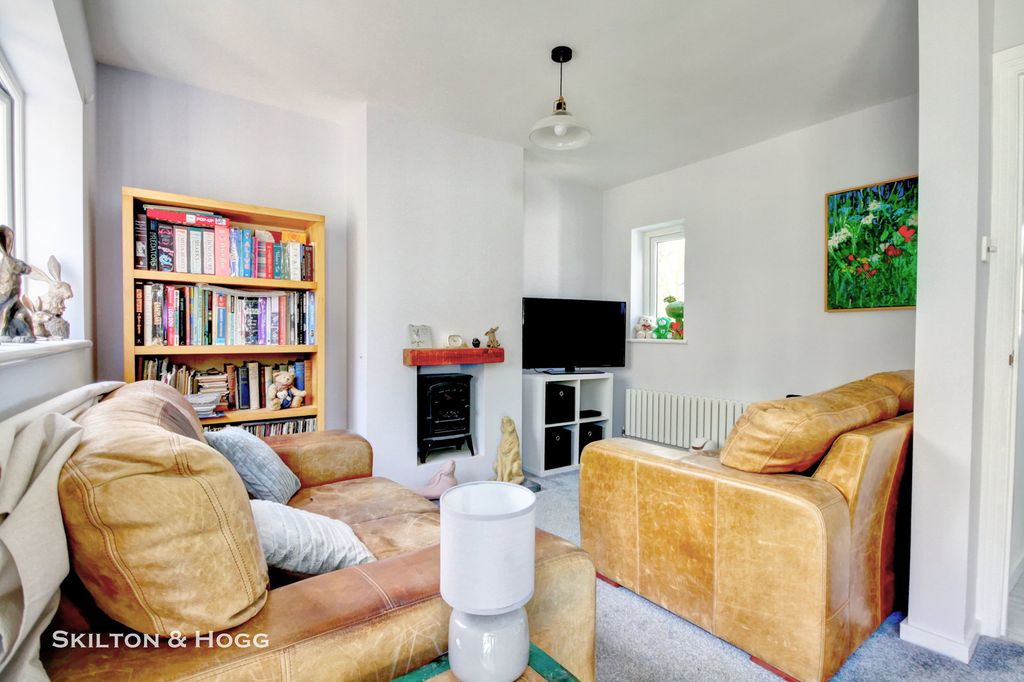 Property photo 3 of 16