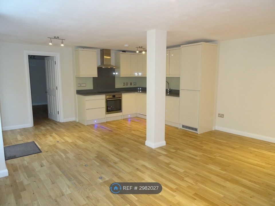 Property photo 1 of 9 Kitchen/Living Area