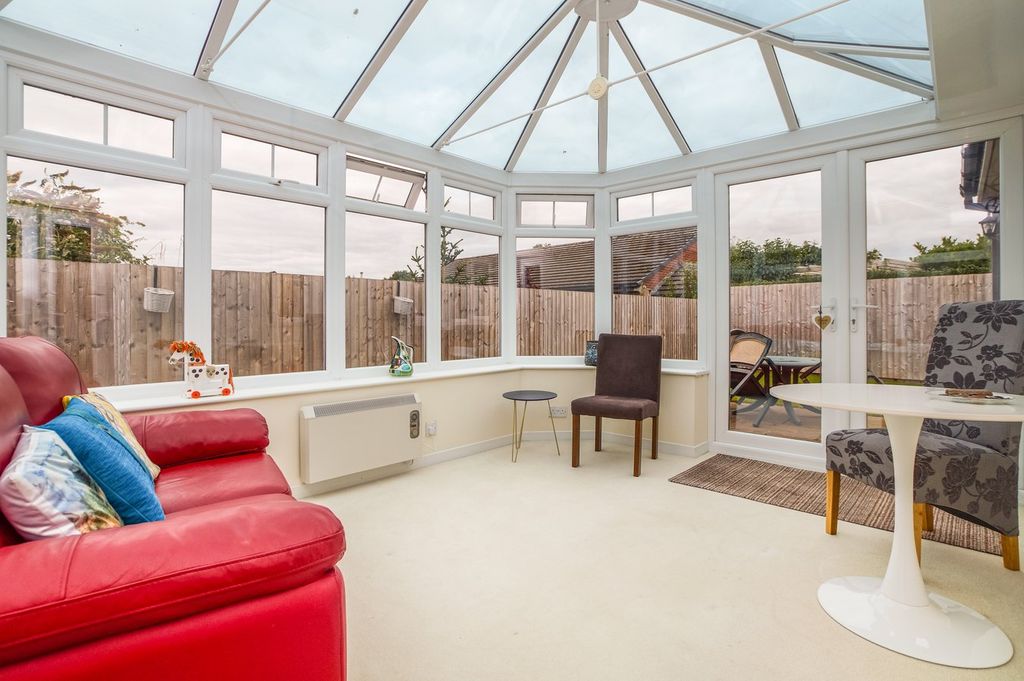 Property photo 2 of 22 Conservatory