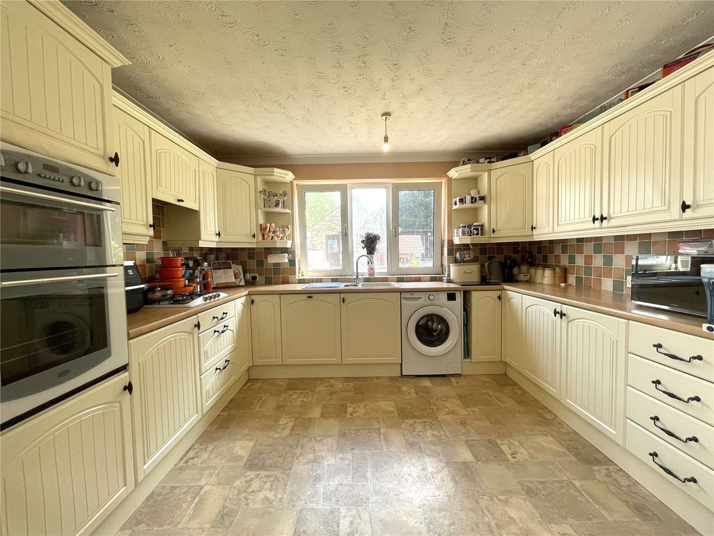 Property photo 3 of 17 Picture No. 06