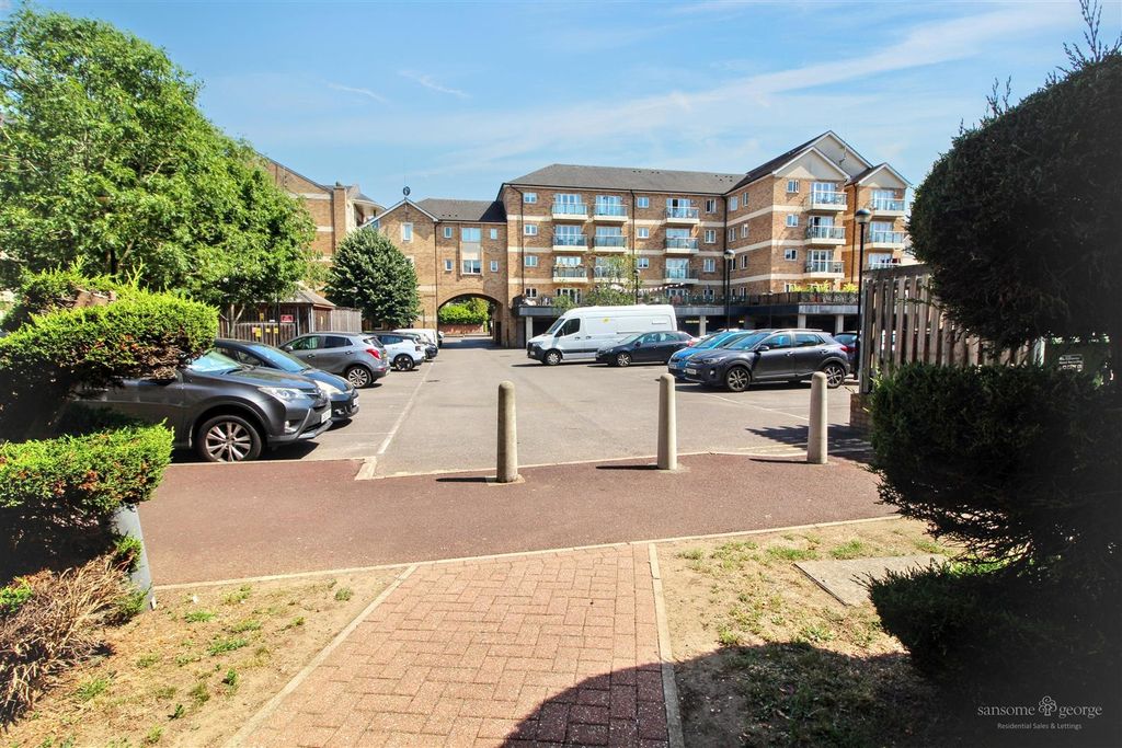 Property photo 3 of 12 Gated Residents Parking