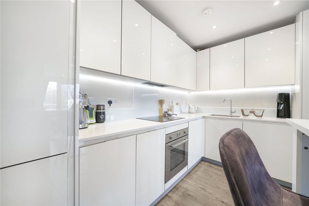 Property photo 3 of 15 Kitchen