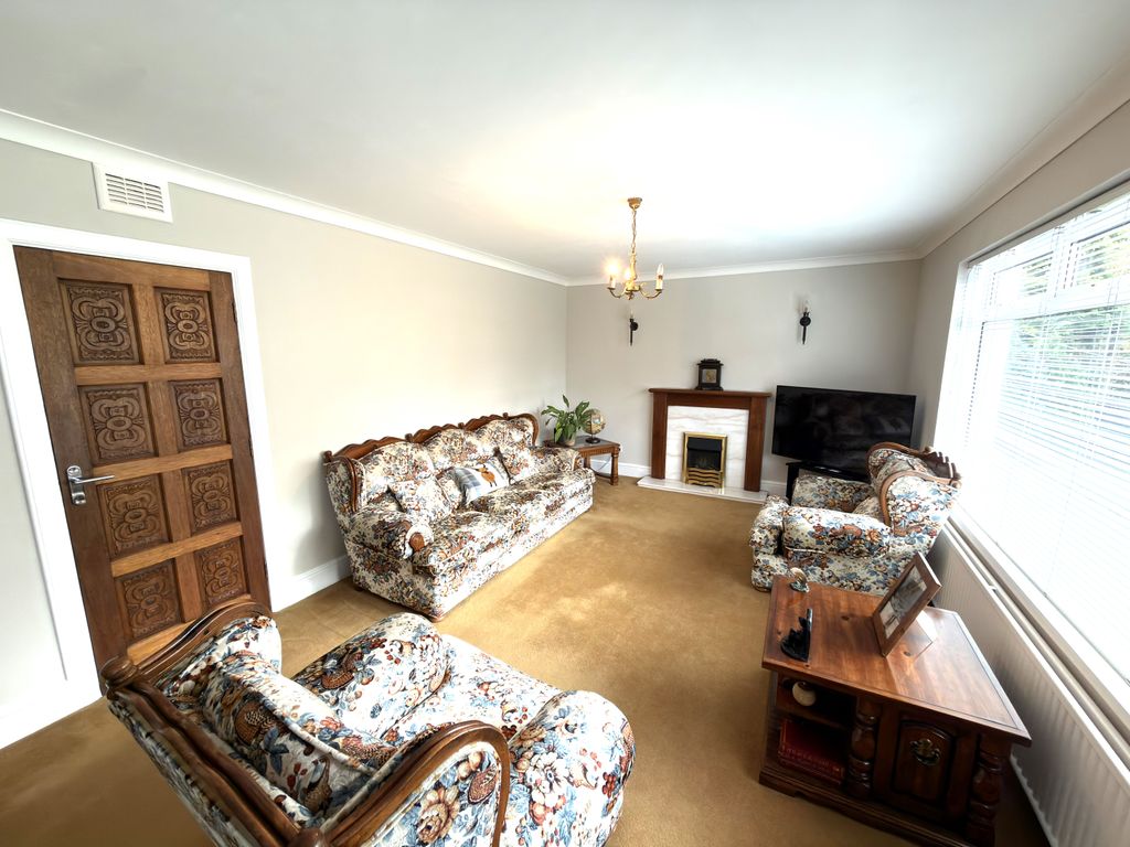 Property photo 2 of 28