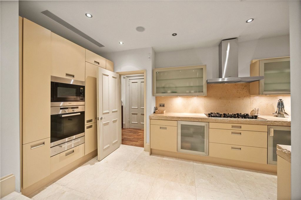 Property photo 3 of 19 Picture No. 52