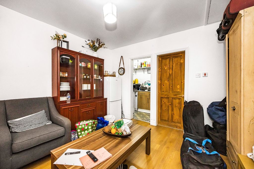 Property photo 2 of 6 3733222