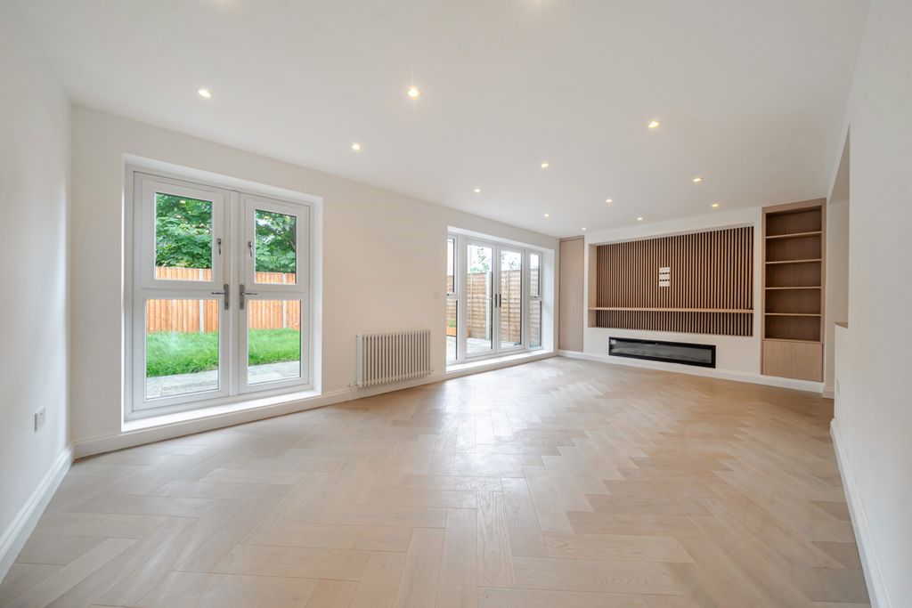Property photo 2 of 21 1469620-3-6A2155F...
