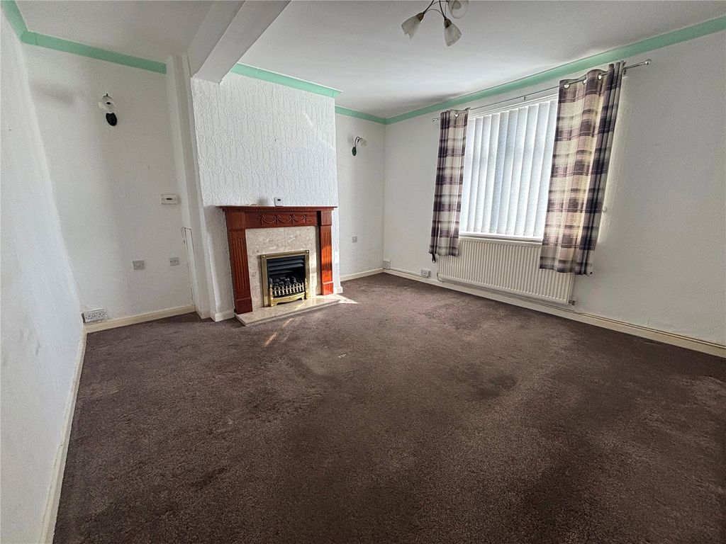 Property photo 2 of 13 Picture No. 21