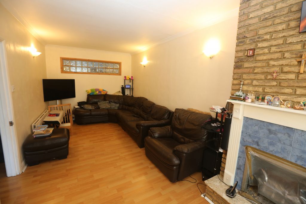 Property photo 2 of 10 Gallery