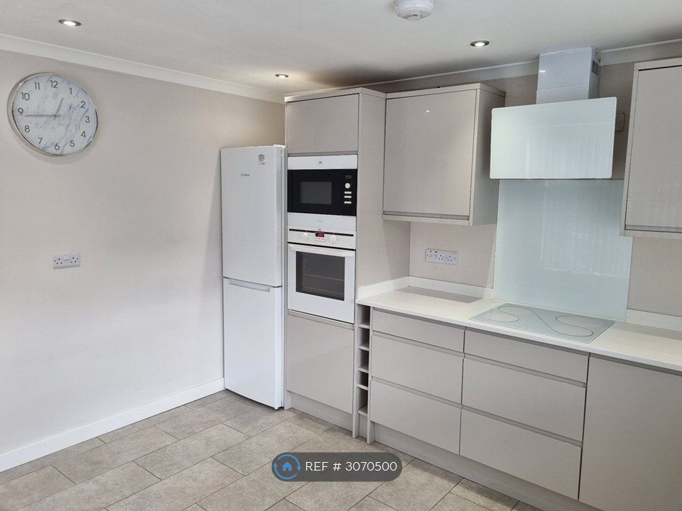 Property photo 3 of 23