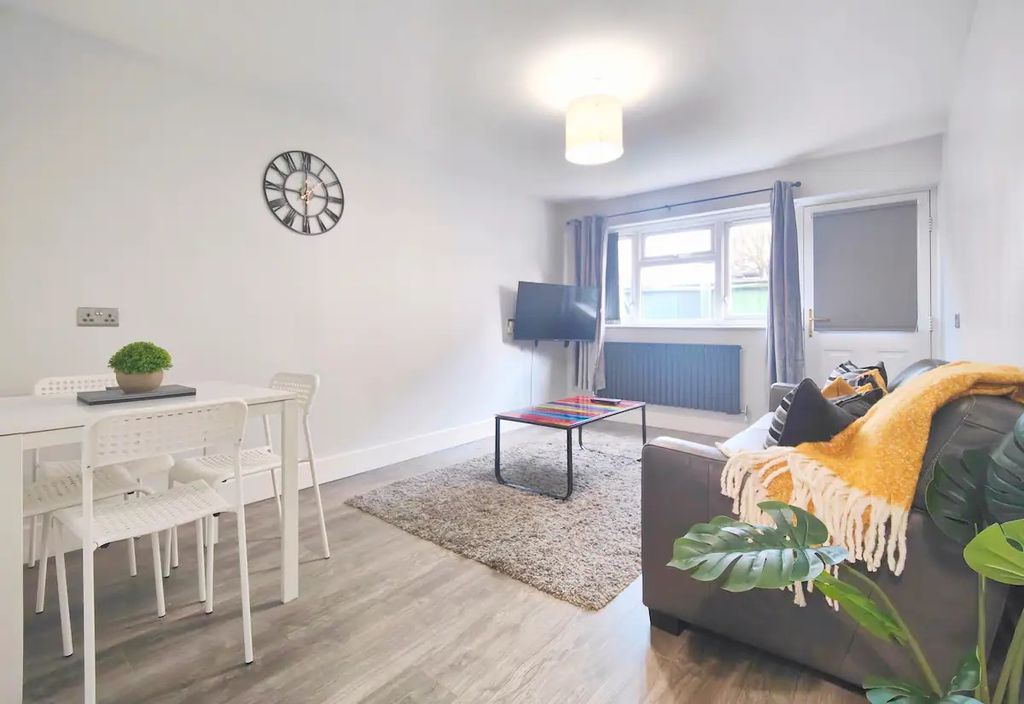 Property photo 1 of 10 Baff4860-2216-4438-81d7-608703Aed82d