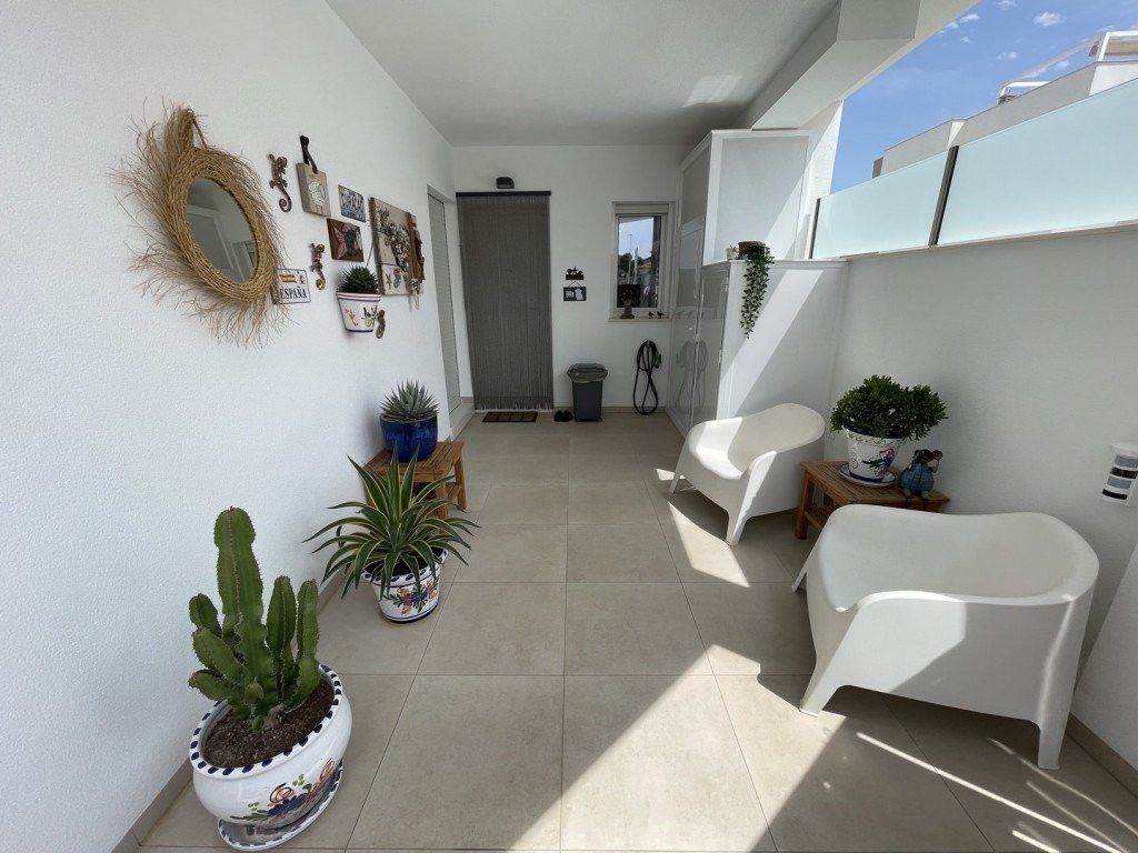 Property photo 3 of 43
