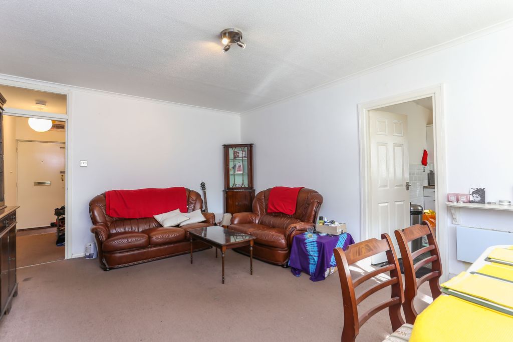 Property photo 3 of 8