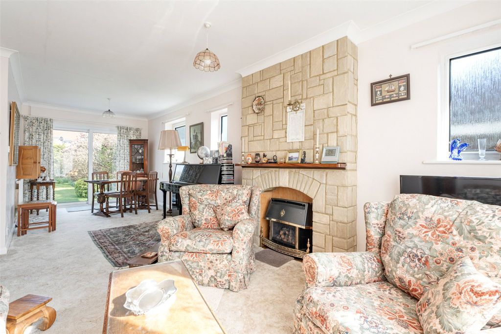 Property photo 2 of 22 Picture No. 12