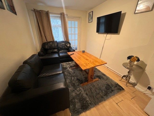 Property photo 3 of 9 Living Room