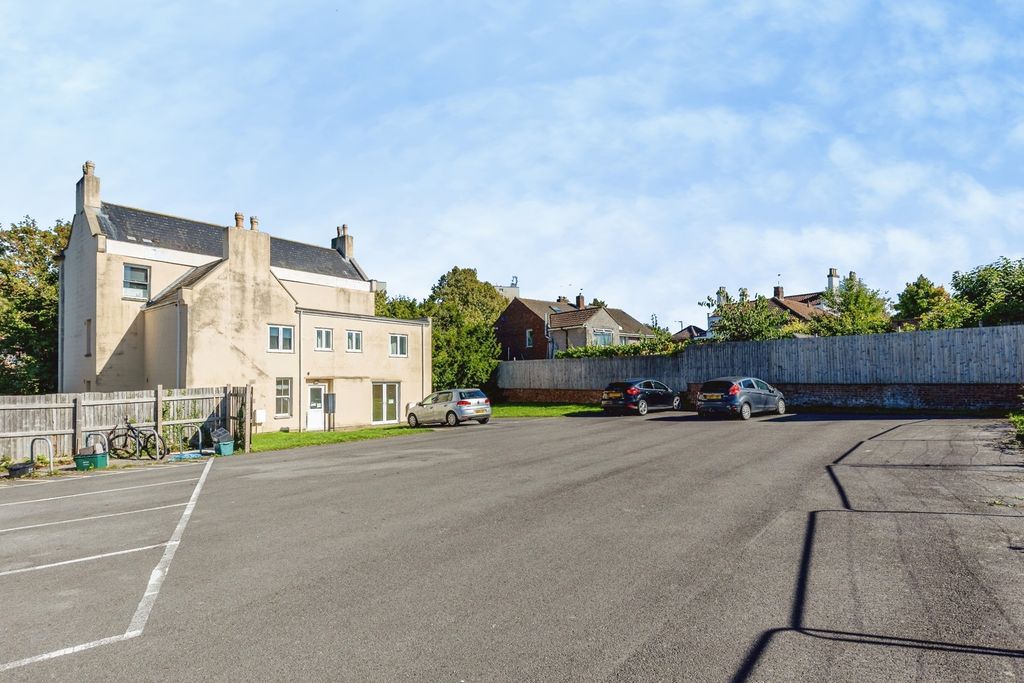 Property photo 1 of 8 Pbox-Img.Jpg