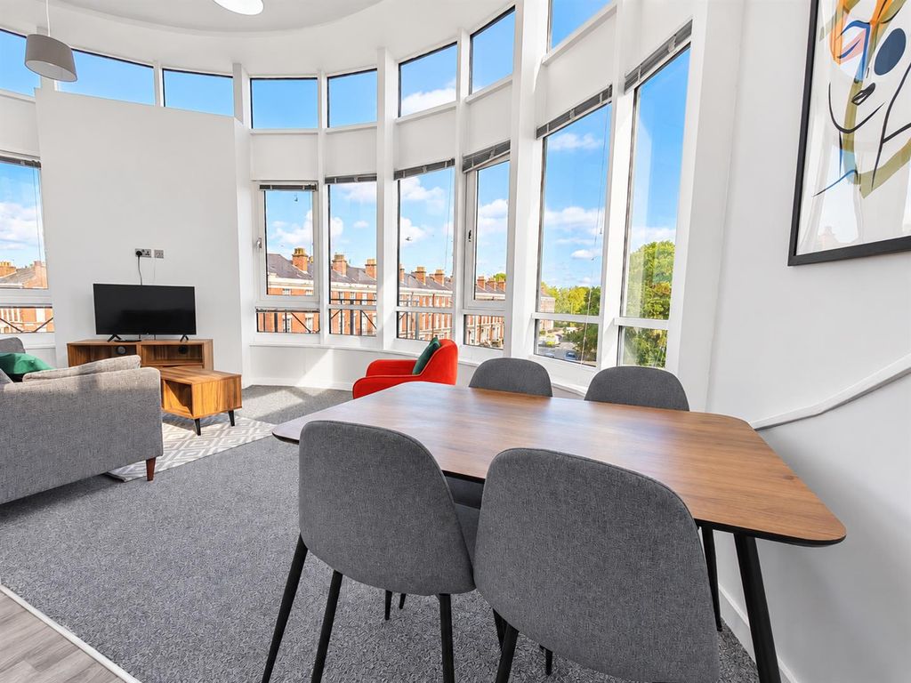 Property photo 3 of 15 Living/Dining Room