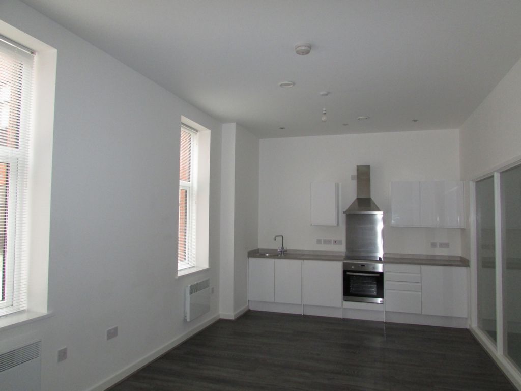 Property photo 2 of 6 Lounge / Kitchen