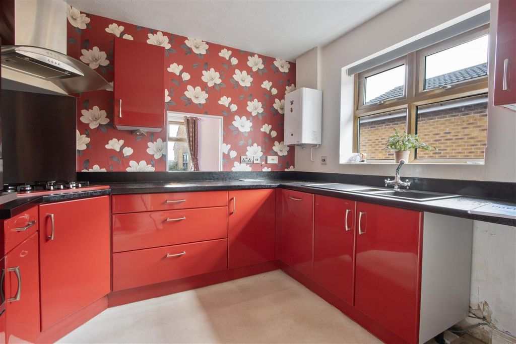 Property photo 2 of 14 Kitchen