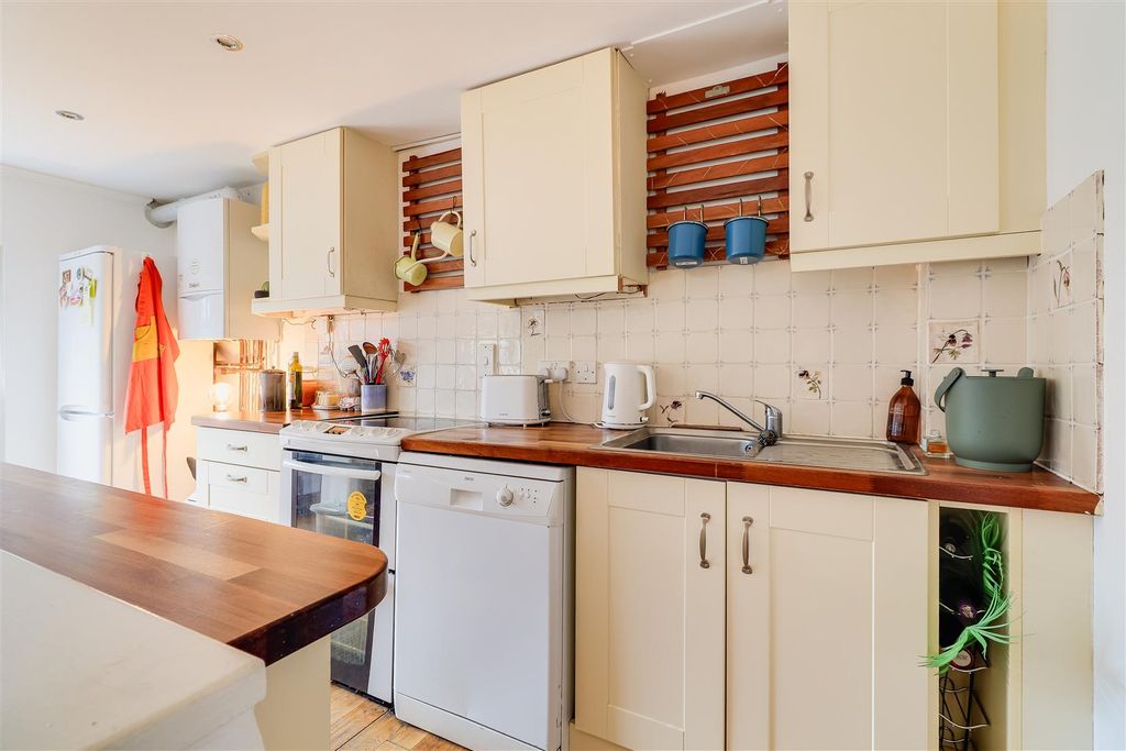 Property photo 2 of 16 Img (6).Jpg